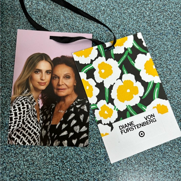 Diane Von Furstenberg by Target. 2 piece set. Size S. Inseam 7”. new with tags. - Picture 2 of 8